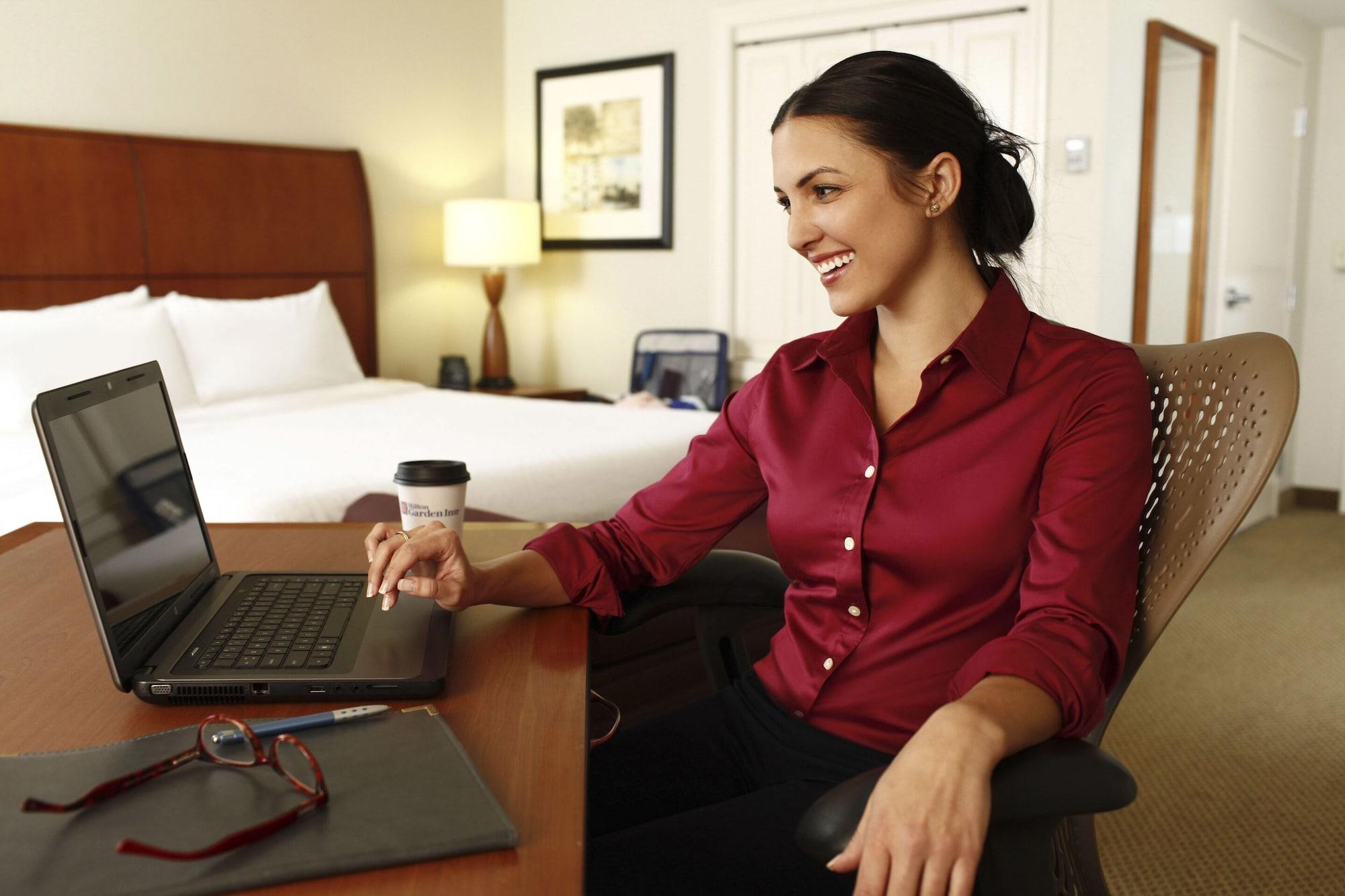 Hilton Garden Inn Alexandria Old Town National Harbor Extérieur photo
