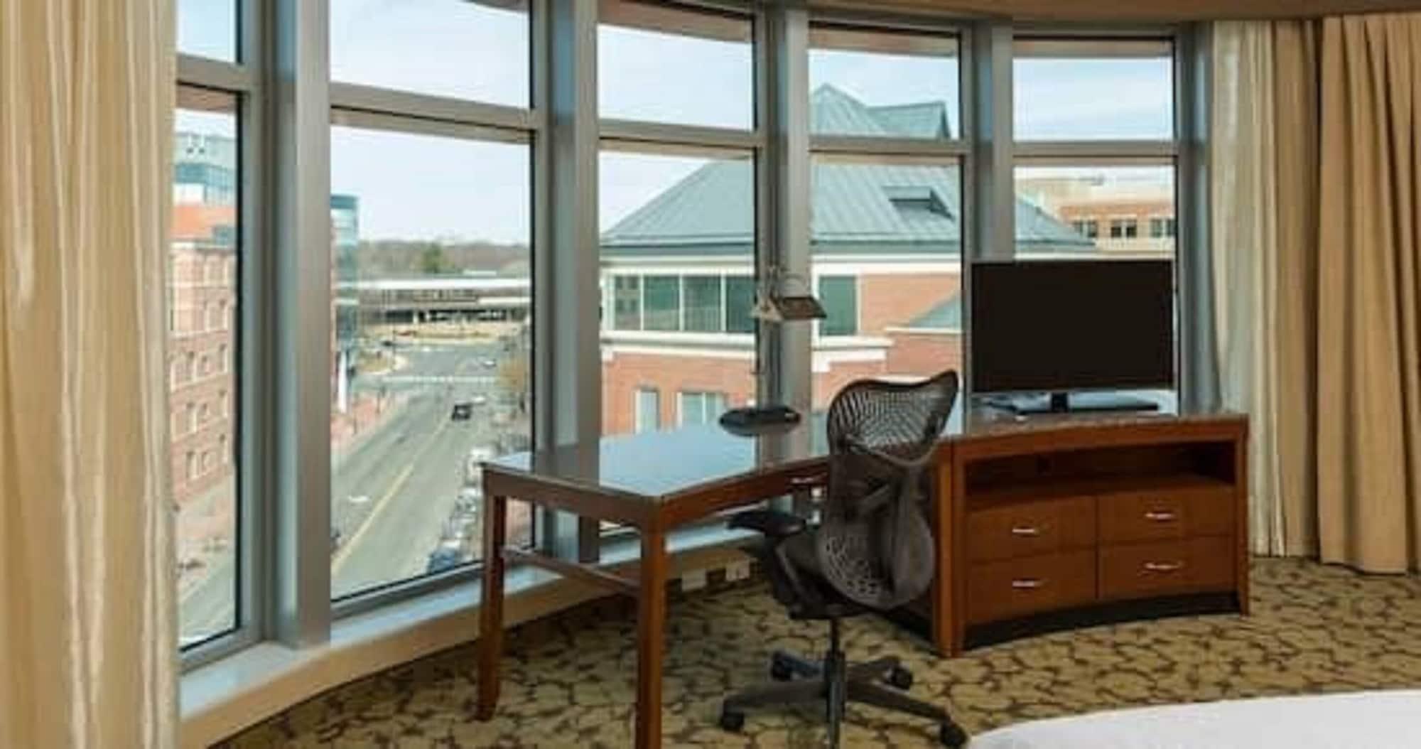 Hilton Garden Inn Alexandria Old Town National Harbor Extérieur photo