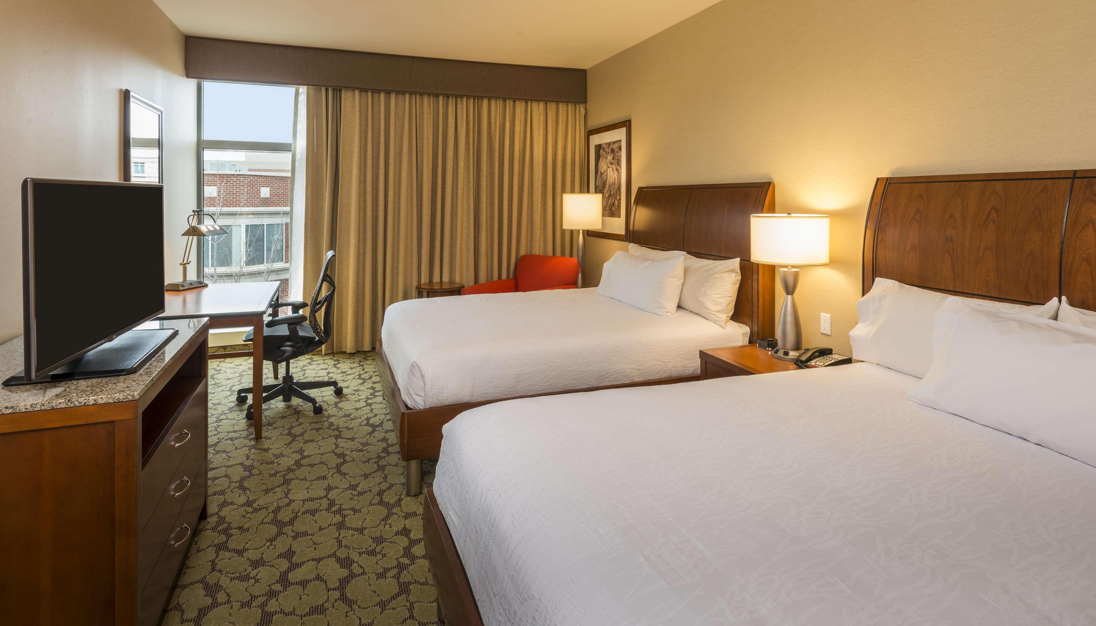 Hilton Garden Inn Alexandria Old Town National Harbor Extérieur photo