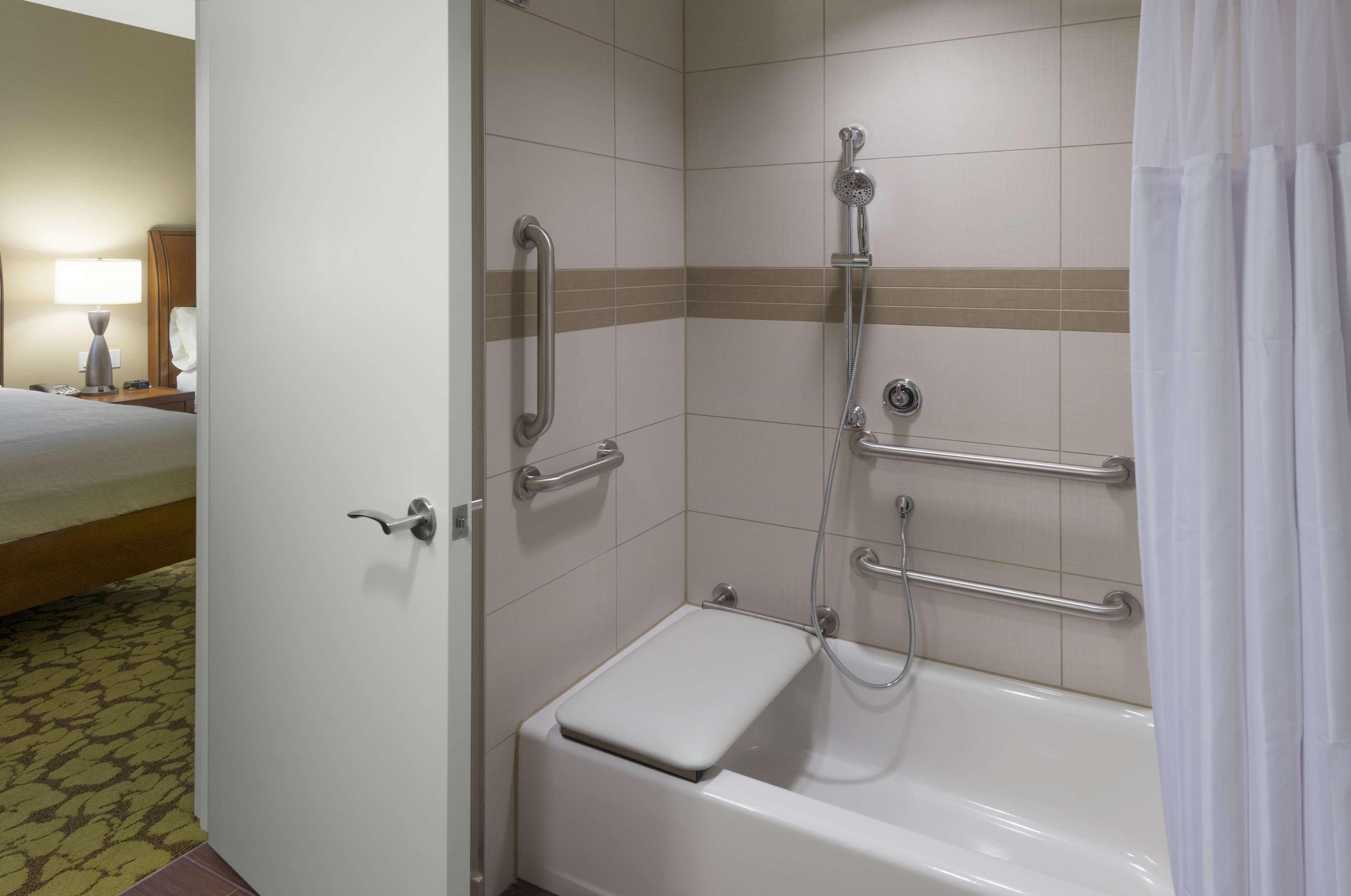 Hilton Garden Inn Alexandria Old Town National Harbor Extérieur photo