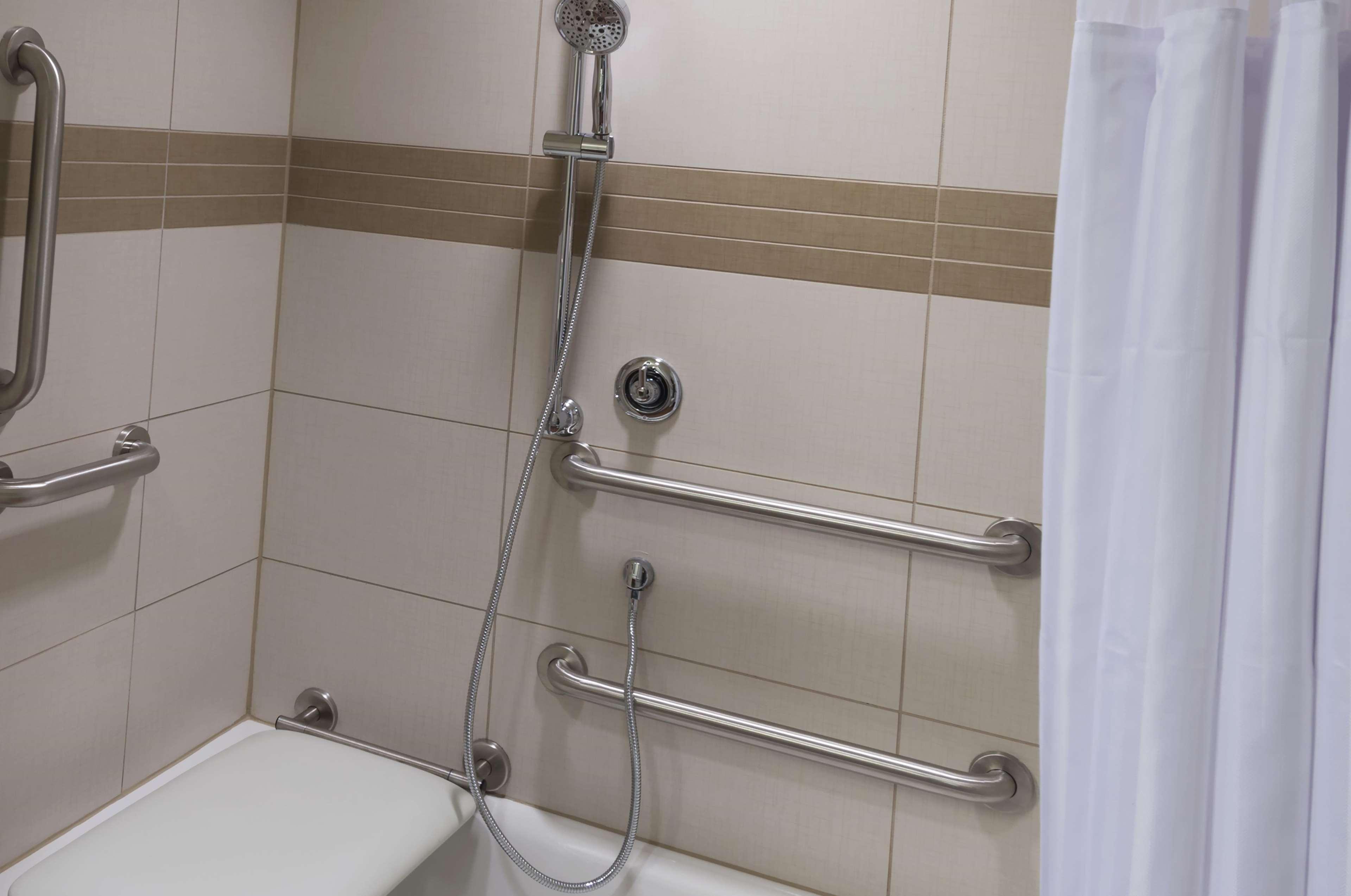 Hilton Garden Inn Alexandria Old Town National Harbor Extérieur photo