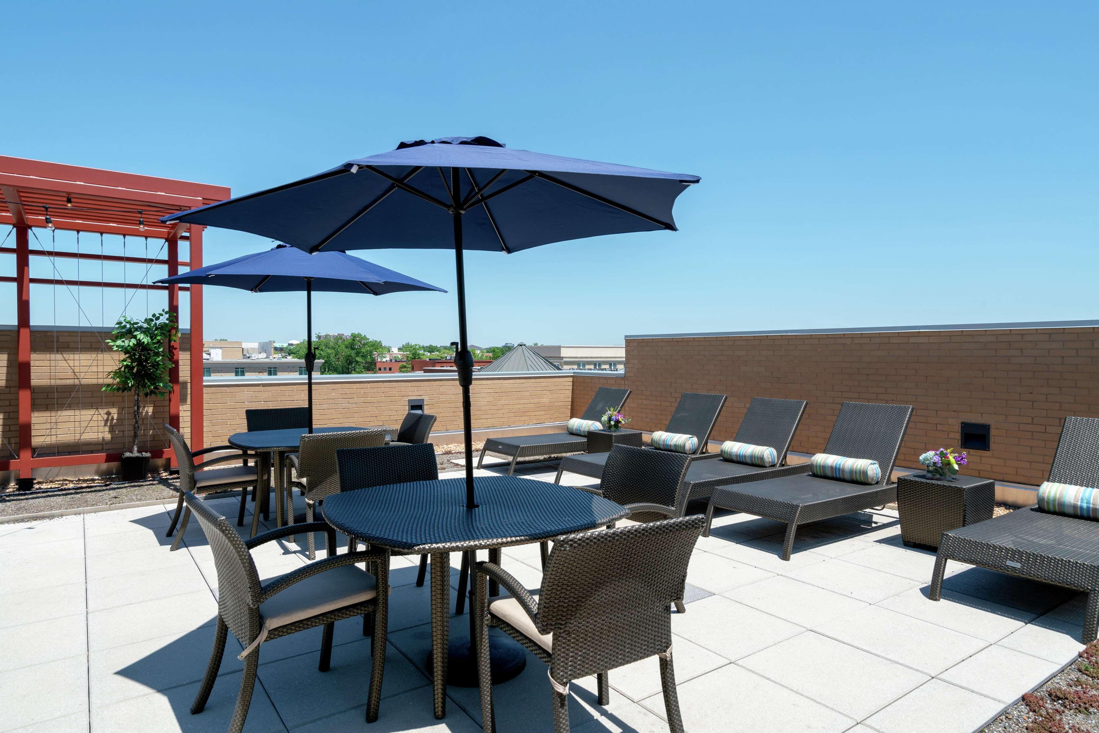 Hilton Garden Inn Alexandria Old Town National Harbor Extérieur photo