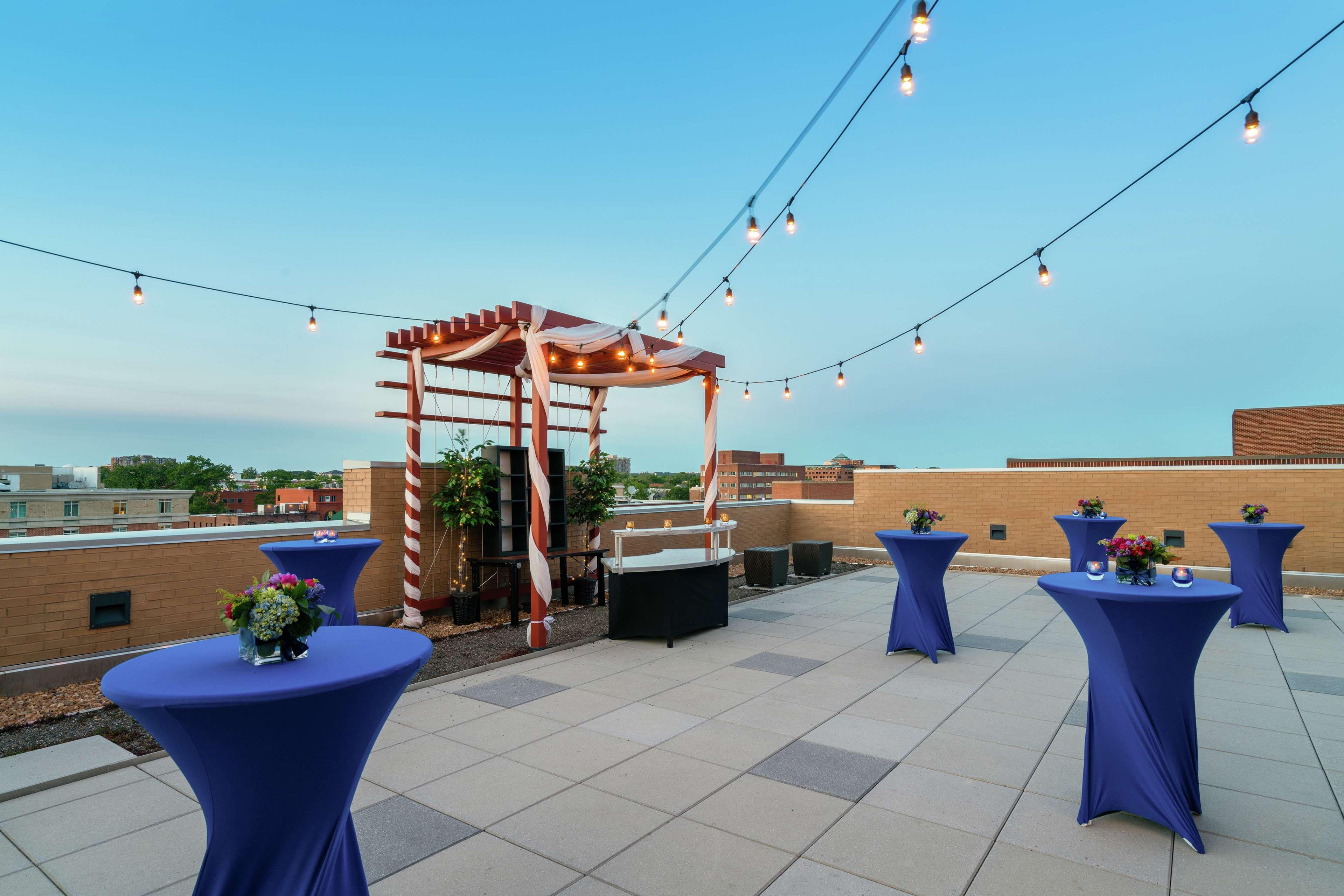 Hilton Garden Inn Alexandria Old Town National Harbor Extérieur photo