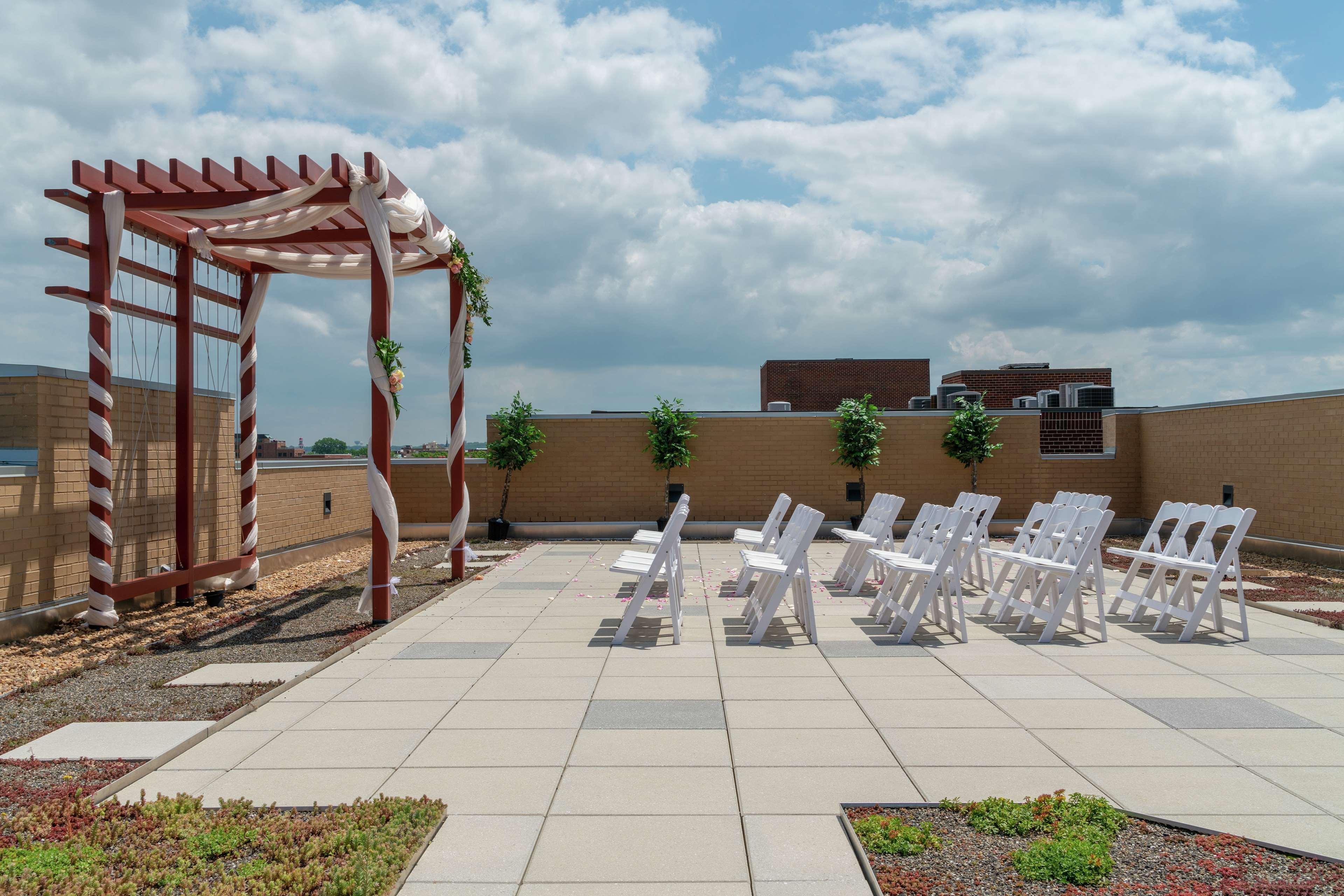 Hilton Garden Inn Alexandria Old Town National Harbor Extérieur photo