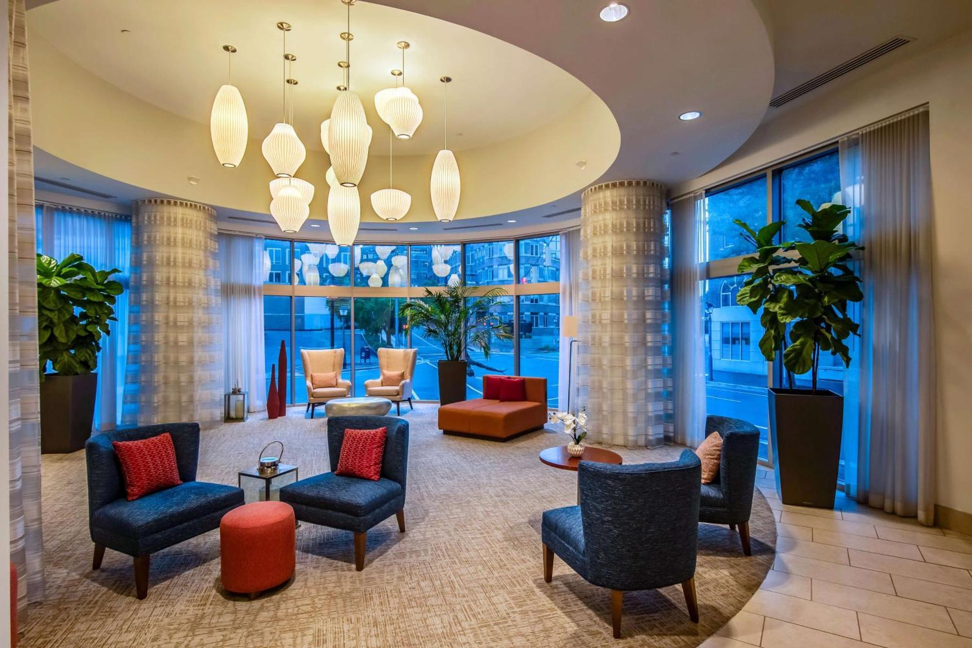 Hilton Garden Inn Alexandria Old Town National Harbor Extérieur photo
