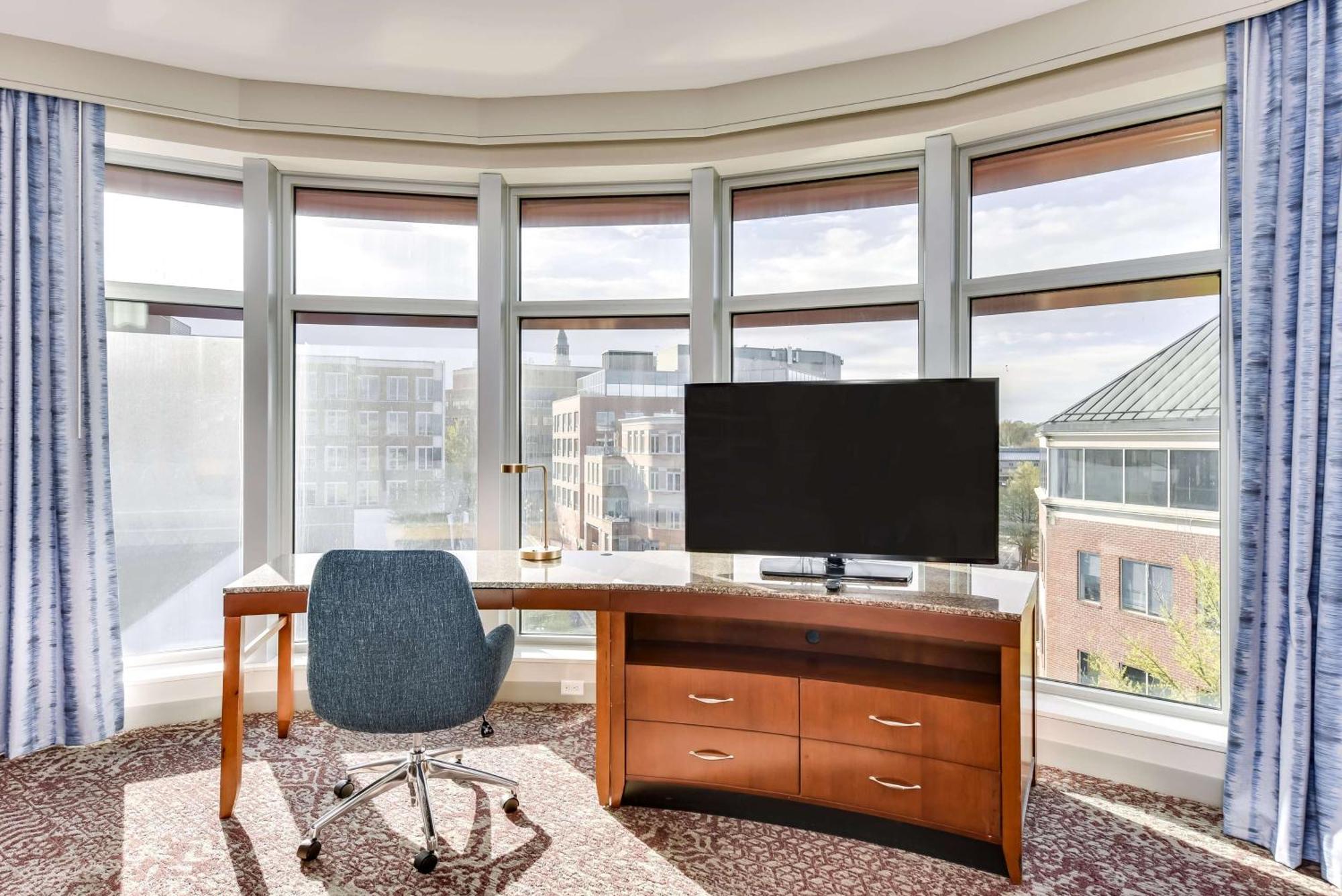Hilton Garden Inn Alexandria Old Town National Harbor Extérieur photo